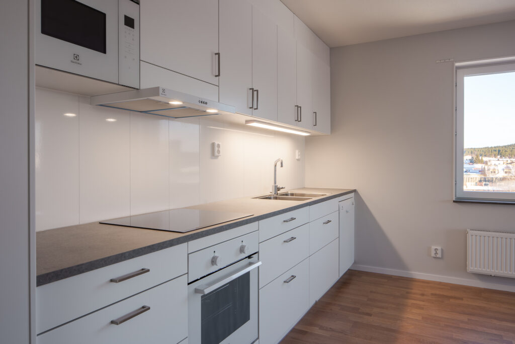 JW_230113_120358_webb_&_socialmedia